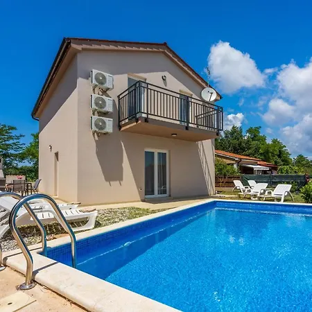 Maluma Villa