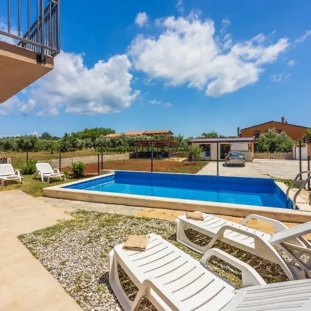 Maluma Villa